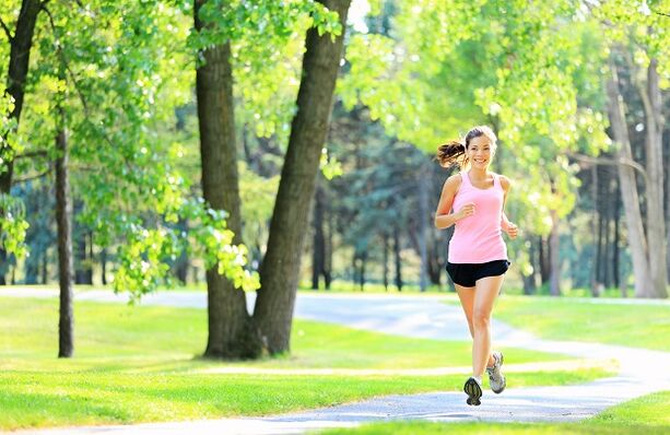 Jogging in the park to burn fat actively