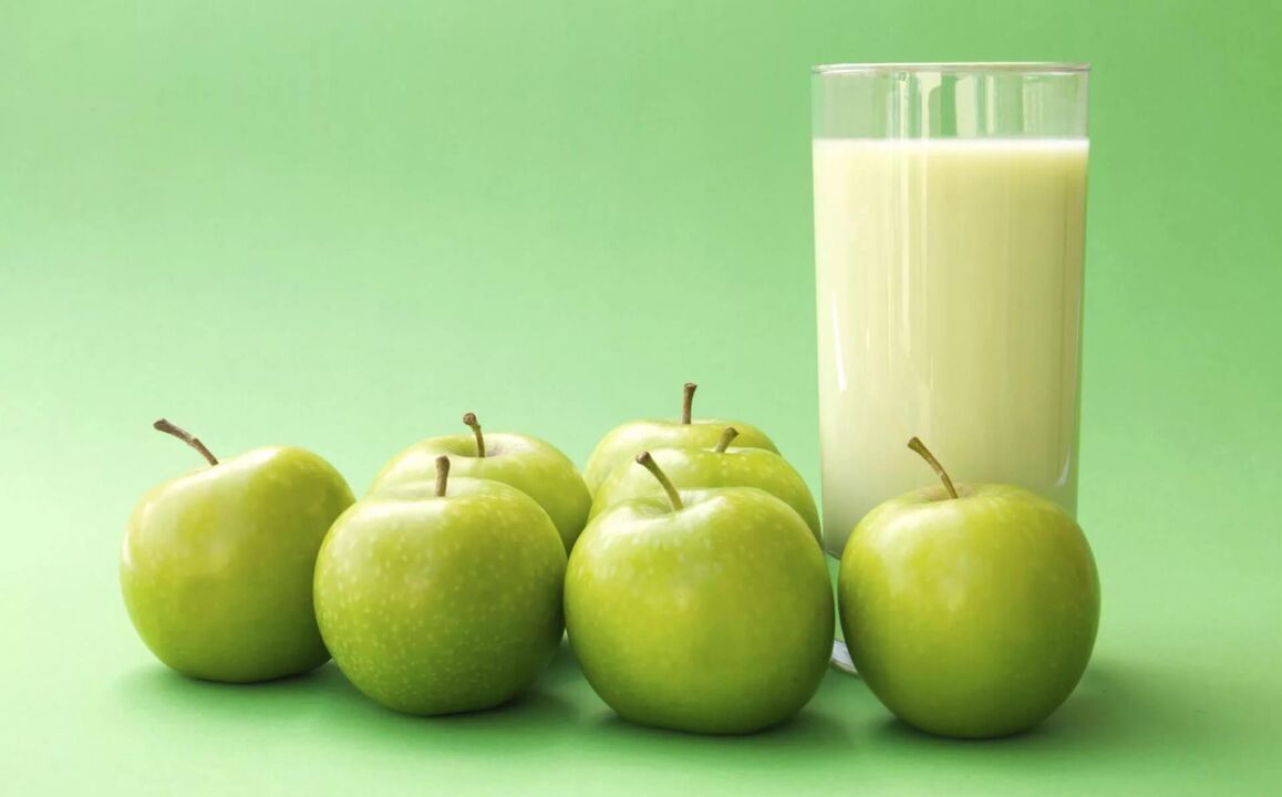 Kefir with apples for a snack on the kefir . diet