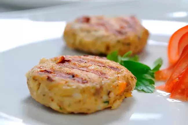 Diet steamed fish cakes for lazy people