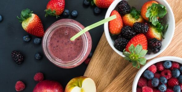 Apple smoothie with berries - diet drink that helps with good digestion