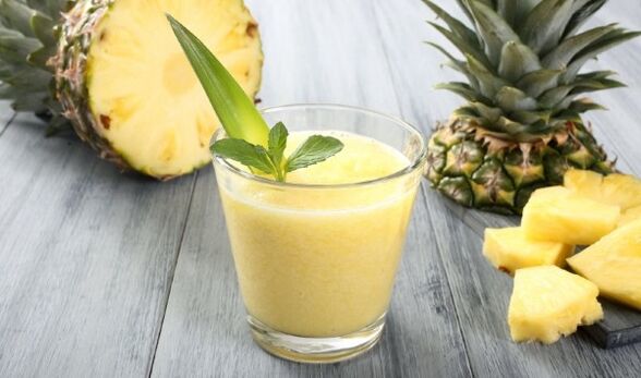 Ginger-pineapple smoothie effectively purifies the body and eliminates toxins