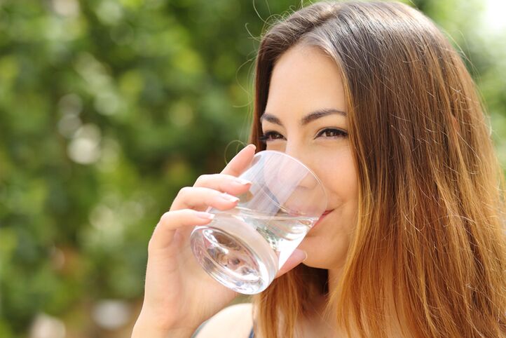 all you need to do on the lazy person's diet is drink enough water